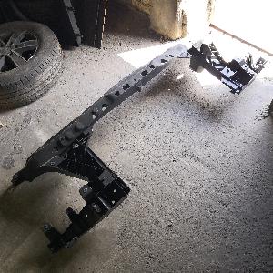 Výztuha předního nárazníku