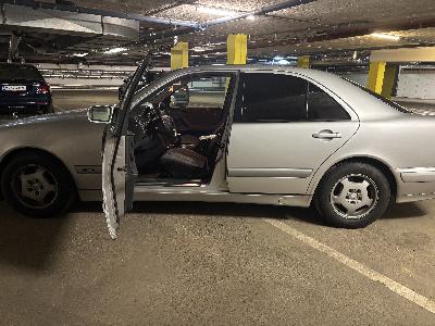 Mercedes Benz w210 e200 1999 Perfektni stav