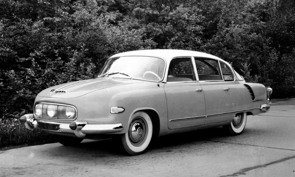 Prof. Dr. Ing. Milan Apetaur, DrSc. – Laureát a jeho vozy Prof. Dr. Ing. Milan Apetaur, DrSc. – Laureát a jeho vozy