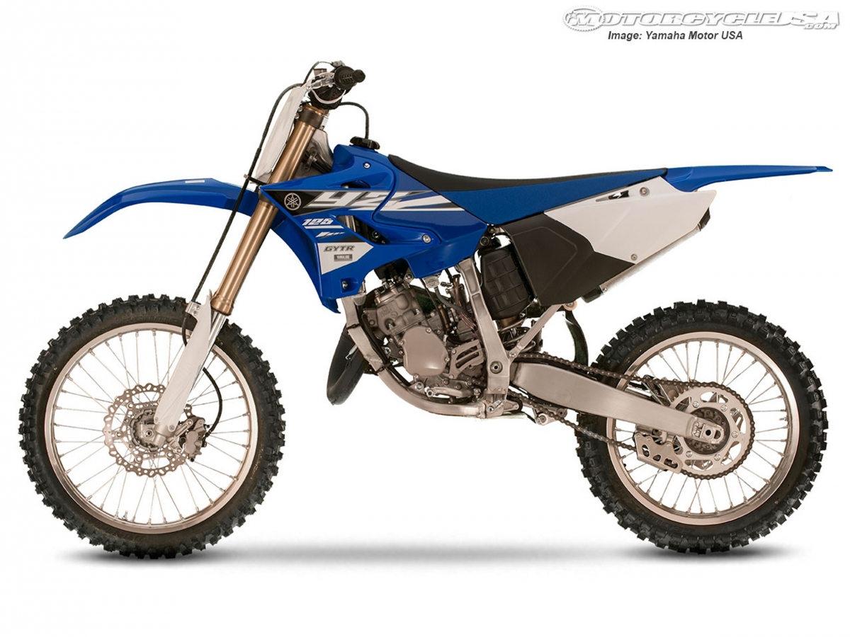 TEST: Razantní hračky – Yamaha YZ 125 a YZ 250 MY 2015 TEST: Razantní hračky – Yamaha YZ 125 a YZ 250 MY 2015