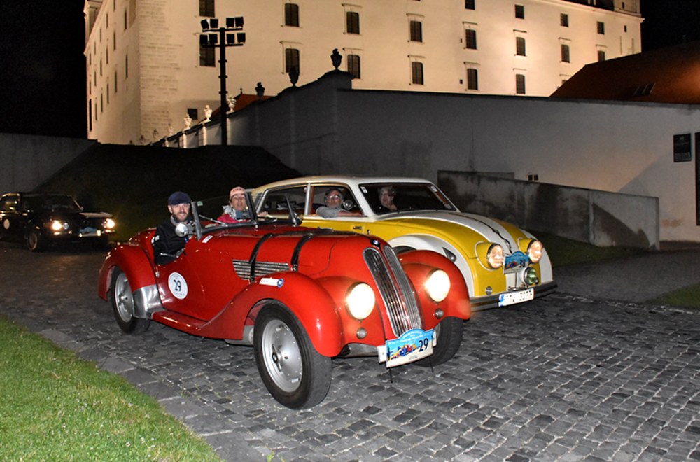 500 Km slovenských – Z Košic do Bratislavy 500 Km slovenských – Z Košic do Bratislavy