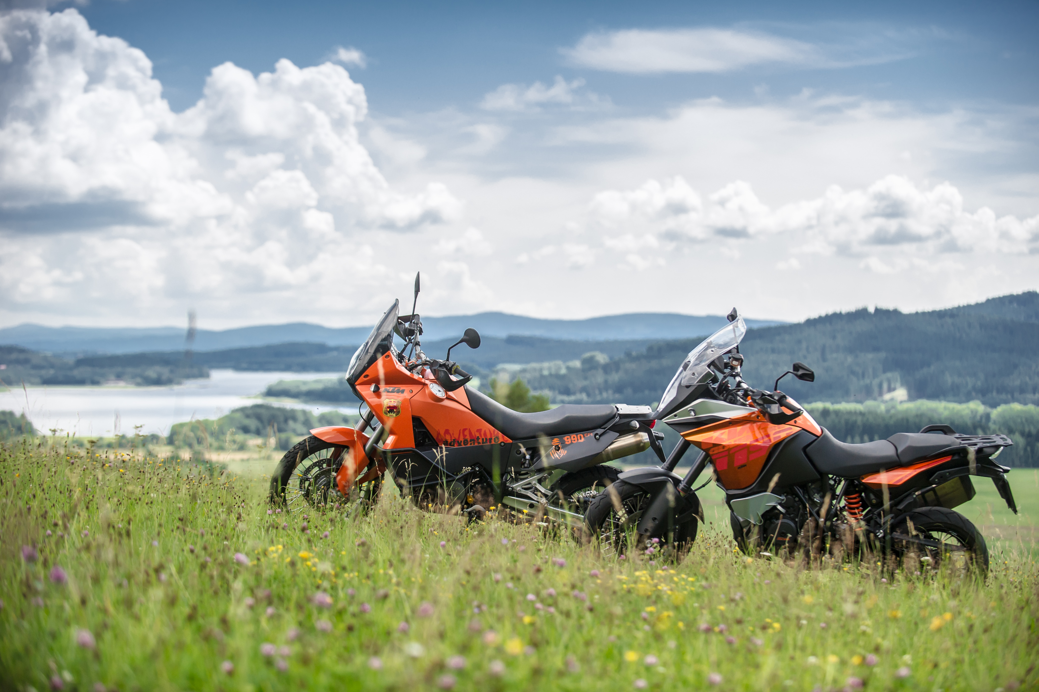 TEST: KTM 1190 Adventure vs. KTM 990 Adventure TEST: KTM 1190 Adventure vs. KTM 990 Adventure