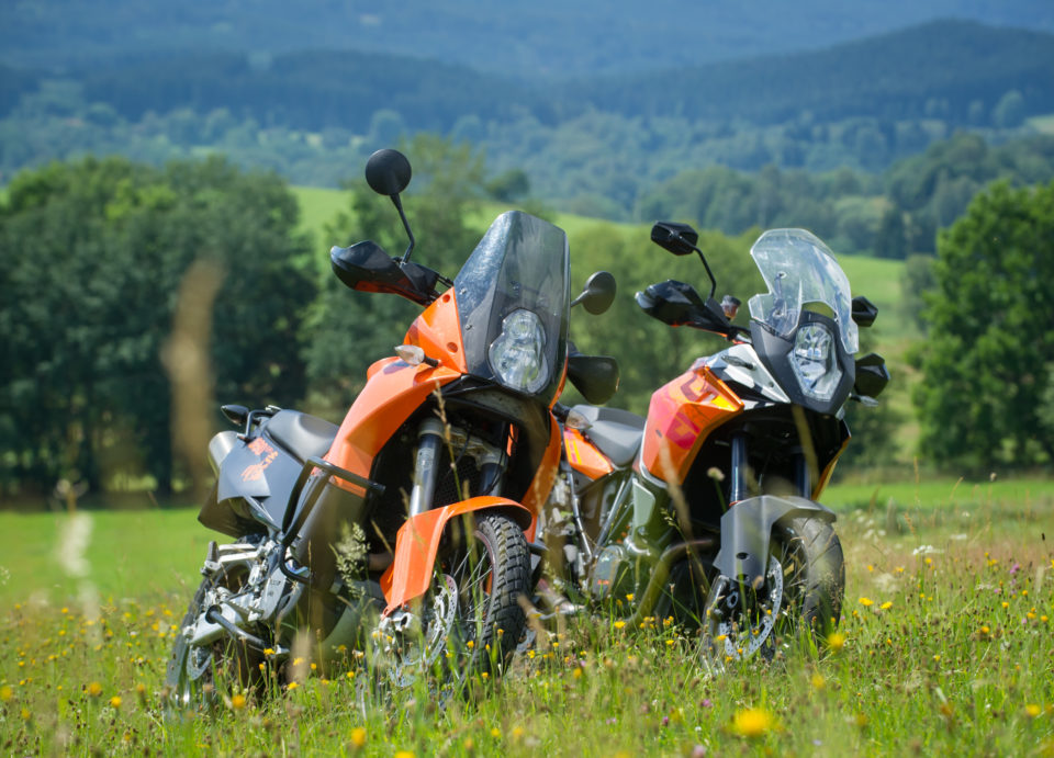 TEST: KTM 1190 Adventure vs. KTM 990 Adventure TEST: KTM 1190 Adventure vs. KTM 990 Adventure