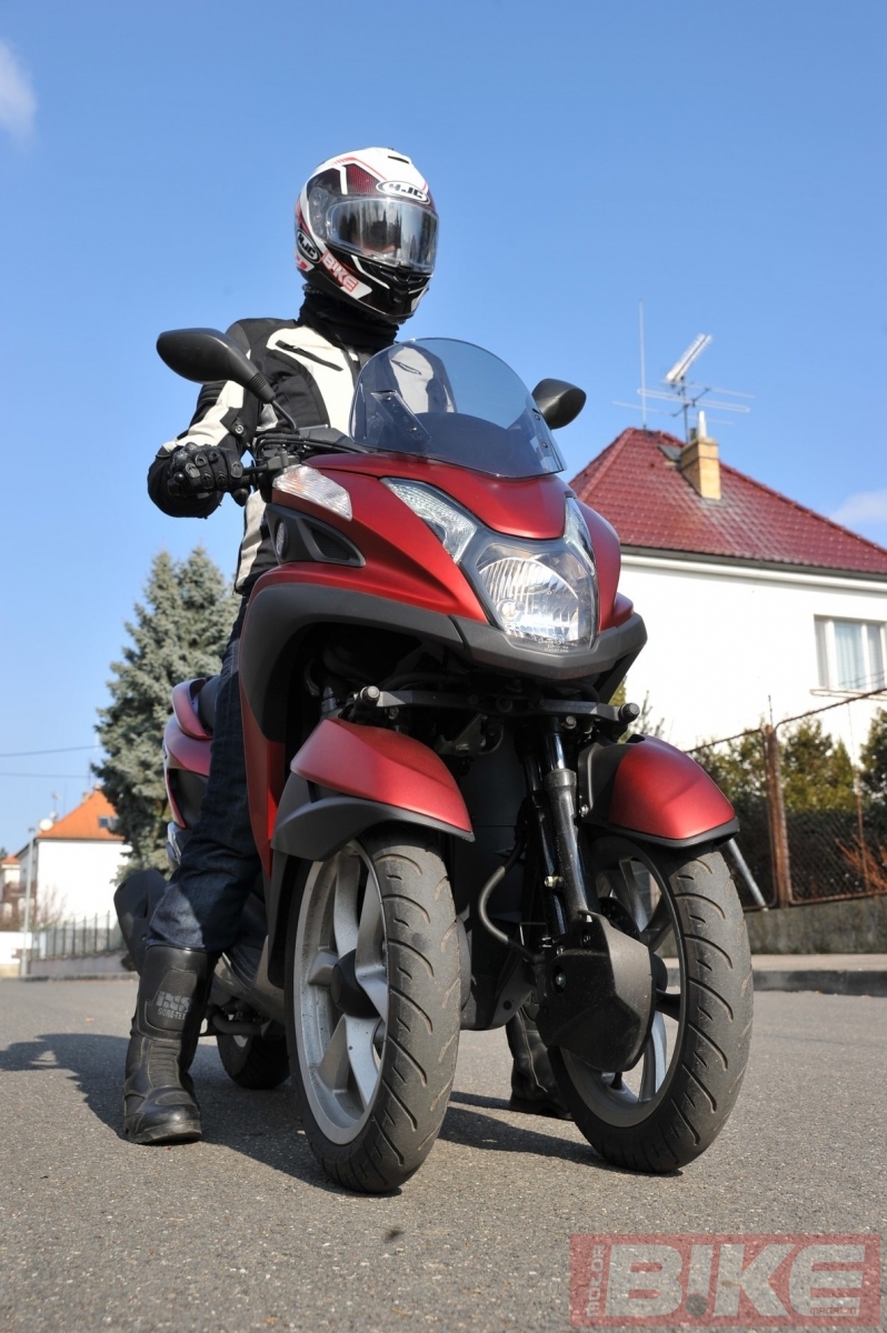 První vlaštovka – Yamaha Tricity První vlaštovka – Yamaha Tricity