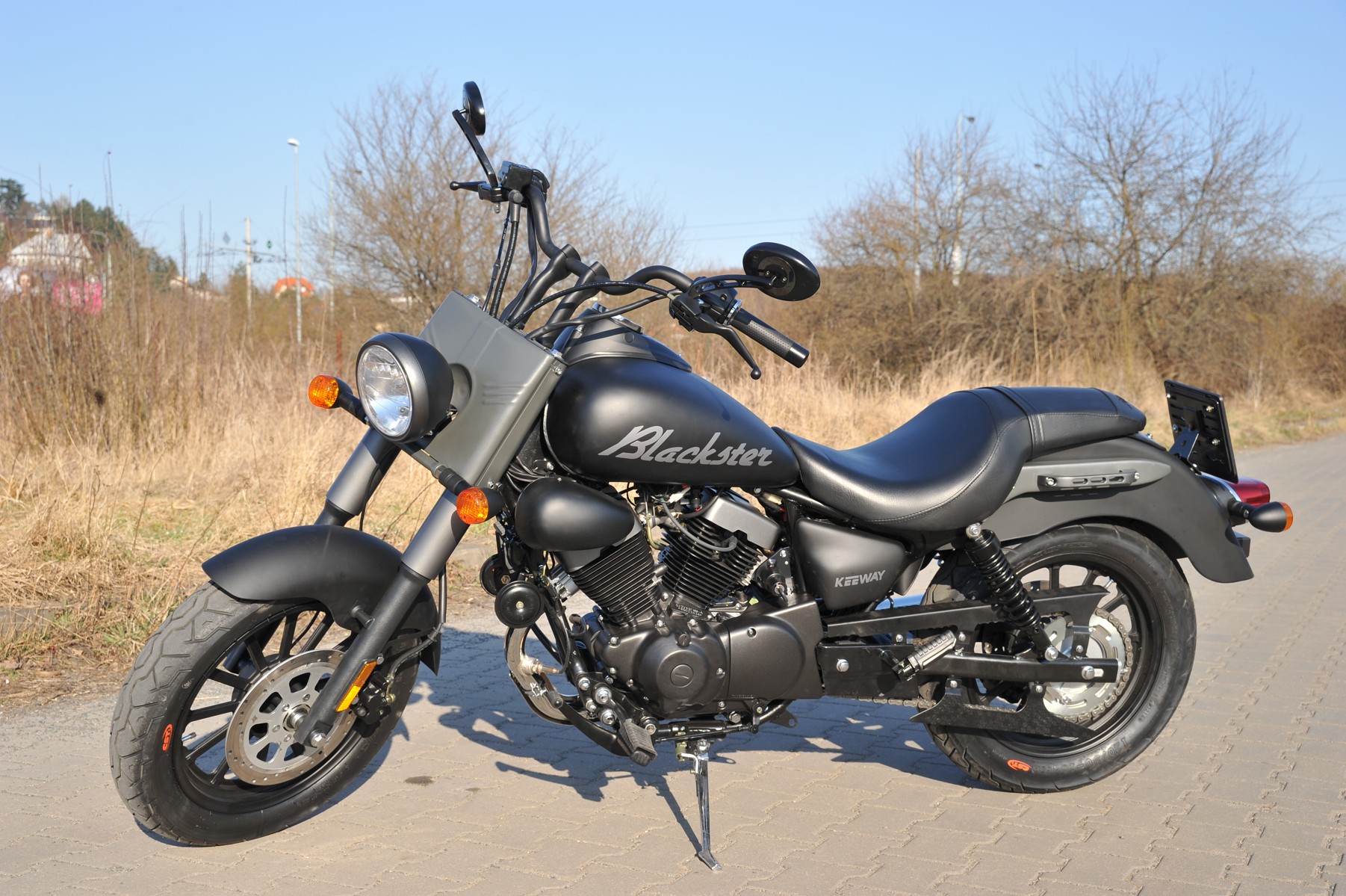 TEST: Černá je dobrá – Keeway Blackster 250i TEST: Černá je dobrá – Keeway Blackster 250i