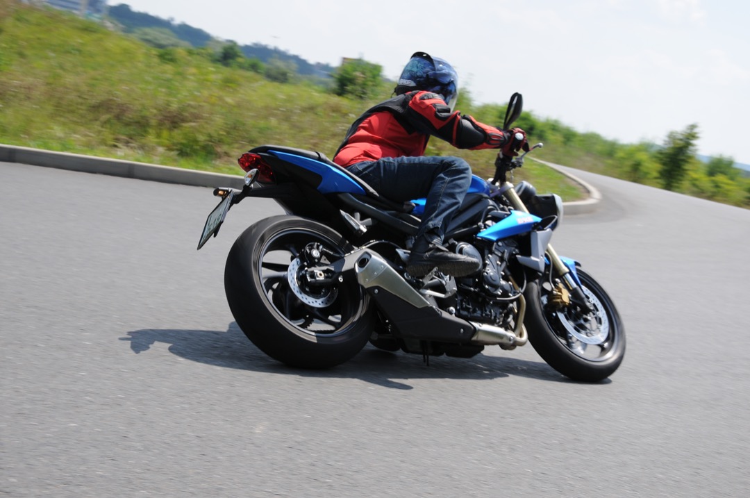 TEST: Triumph Street Triple TEST: Triumph Street Triple