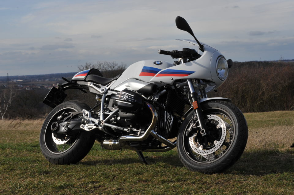TEST: BMW R nineT Racer