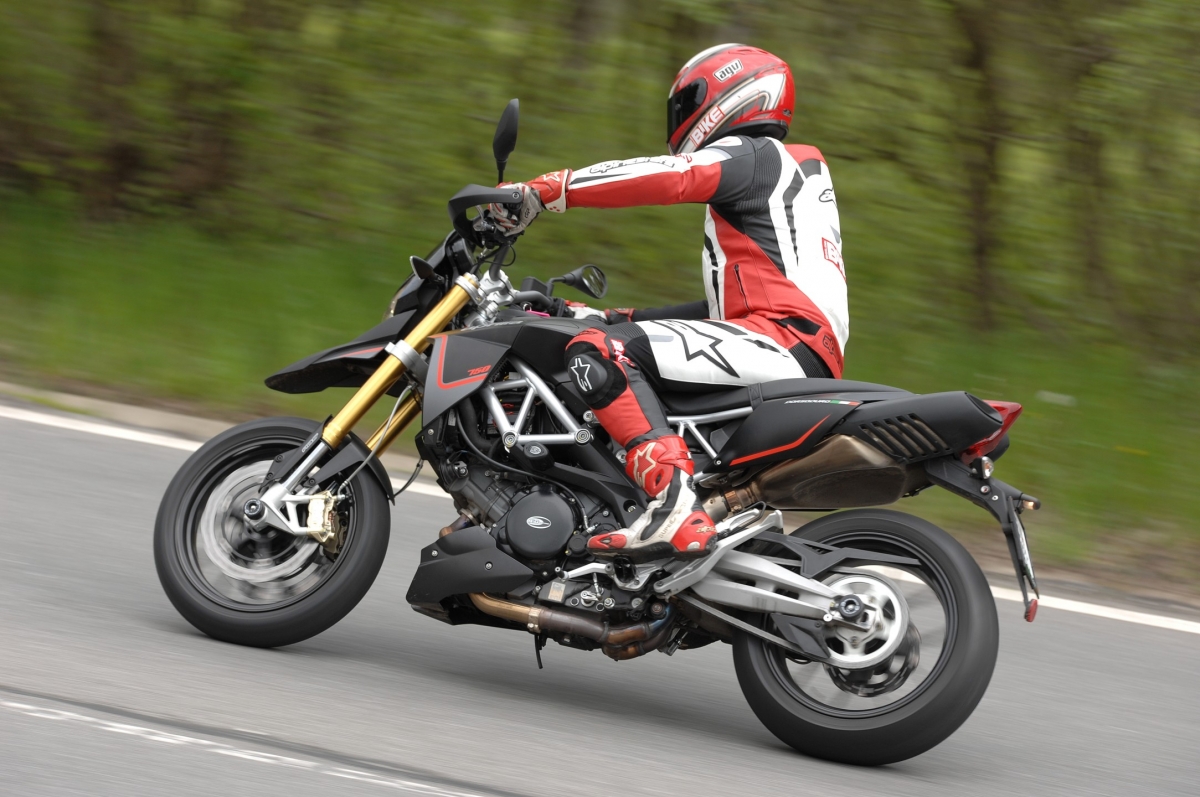 TEST: Papričky z Noale &ndash; Aprilia Dorsoduro 750 a Aprilia Dorsoduro 1200