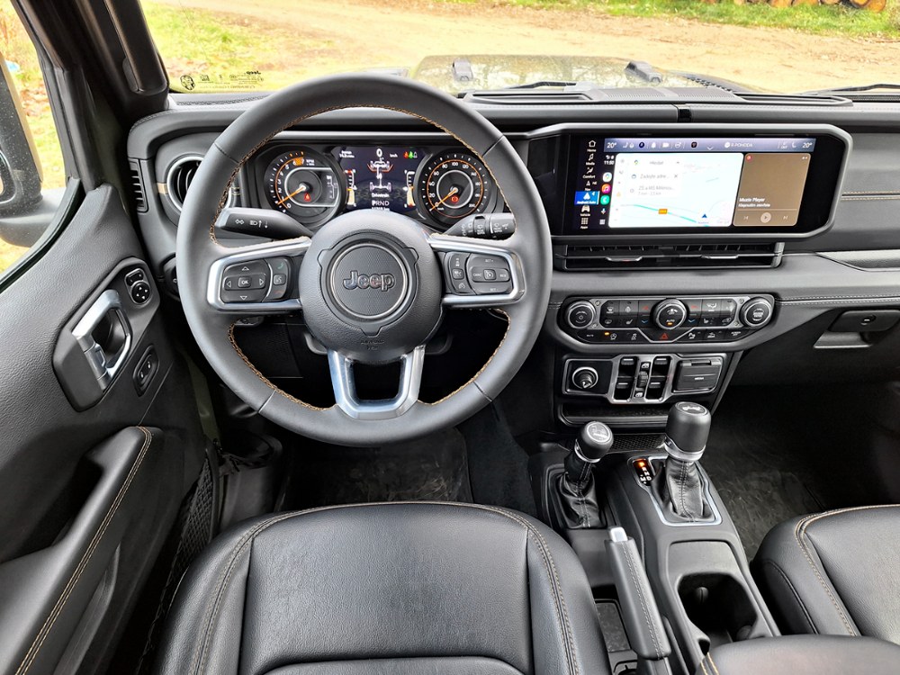 Jeep Wrangler 2.0 Turbo Sahara &ndash; Cestovatel časem