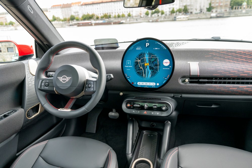 Mini Cooper s & Cooper SE Mini Cooper s & Cooper SE